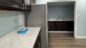 Microondas, horno, placa de cocina, lavavajillas