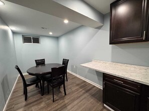 Dining - Charming 2-bedroom House- Basement Apartment with AC in Fredericksburg (Fredericksburg)
