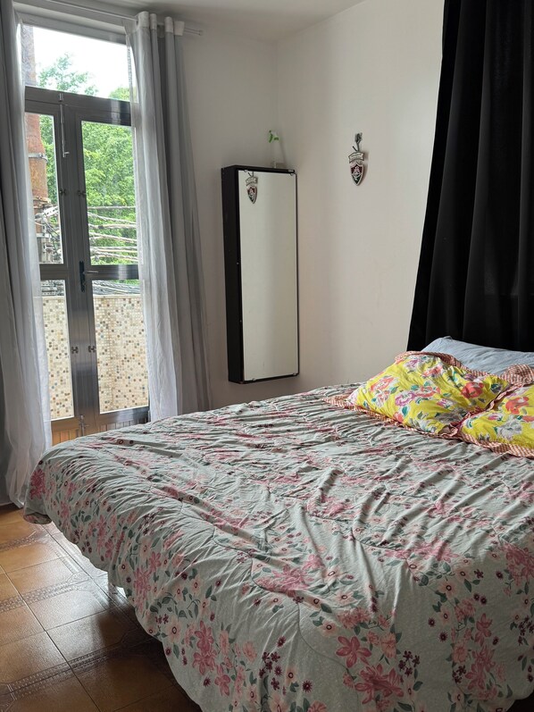 2 slaapkamers, een strijkplank/strijkijzer, wifi, beddengoed