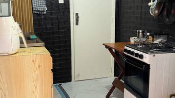 Micro-ondas, fogão, cooktop, chaleira elétrica