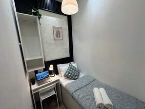 Desk, laptop workspace, iron/ironing board, free WiFi - Familiar Partition Room In Tecom (Dubai)