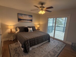 3 bedrooms, travel cot, free WiFi, bed sheets