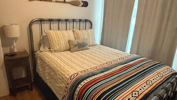 3 bedrooms, travel crib, free WiFi, bed sheets