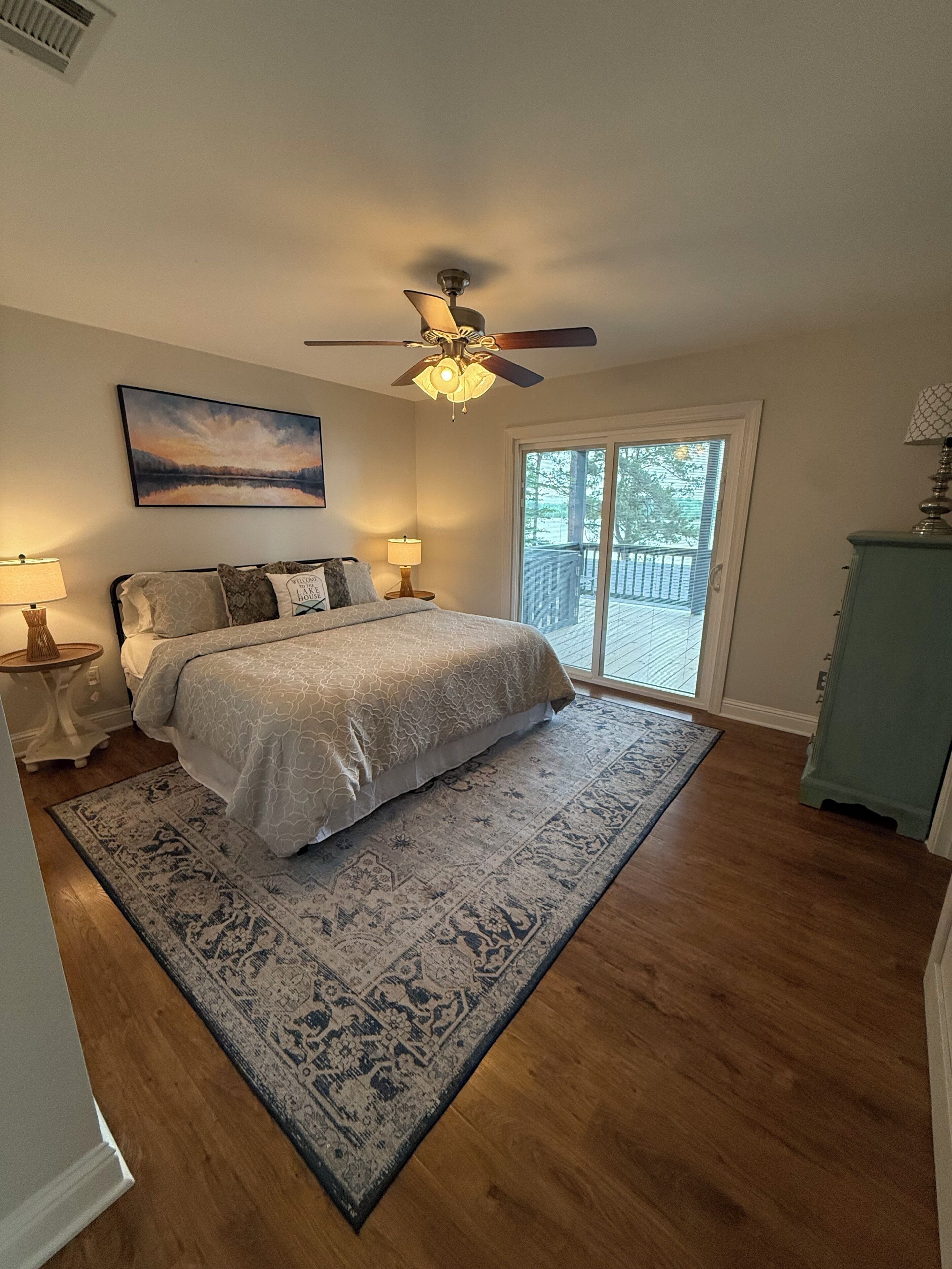 3 bedrooms, travel cot, free WiFi, bed sheets