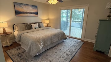 3 bedrooms, travel cot, free WiFi, bed sheets