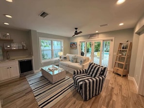 TV - NEW! Blue Crush! Steps to the beach! Heated Pool! (Anna Maria)