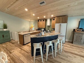 Fridge, microwave, oven, stovetop - NEW! Blue Crush! Steps to the beach! Heated Pool! (Anna Maria)