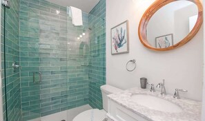 Shower, hair dryer, shampoo - New!~Heated Pool! Steps to beach~Ground Level! (Holmes Beach)
