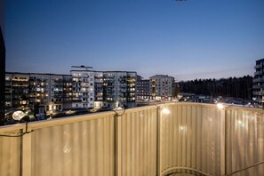 Unclassified image, 3 of 14, button