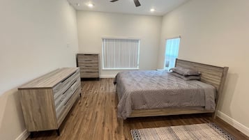 2 bedrooms, iron/ironing board, internet, bed sheets