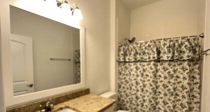 Wonderful 2-bedroom condo in exceptional retirement community near Orlando