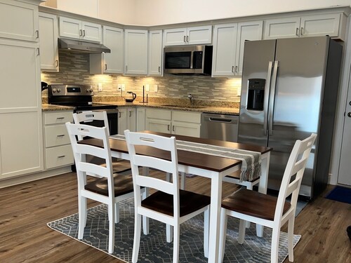 Wonderful 2-bedroom condo in exceptional retirement community near Orlando