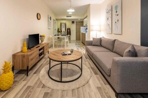 Living area - 5 min Walk to Taksim Square & Galata Sleeps 4 (Istanbul)
