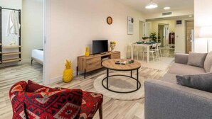 Interior - 5 min Walk to Taksim Square & Galata Sleeps 4 (Istanbul)