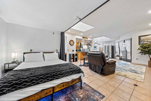 Oxford-Park Avenue Luxury Suite