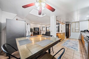 Dining - Oxford-Park Avenue Luxury Suite (Rochester)
