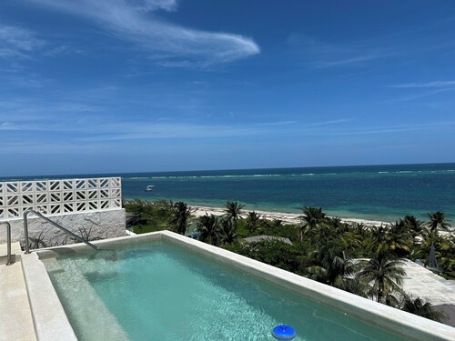 Welcome to Casa Mermaids! Perfectly located spacious 1-bedroom, 2-bath apartment