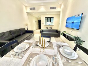 Dining - 2BR | Marina Walk & Bluewaters Fireworks Views (Dubai)