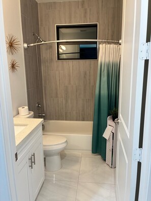 Shower, hair dryer, towels, soap - peace in God's presence - The perfect nest (Naples)