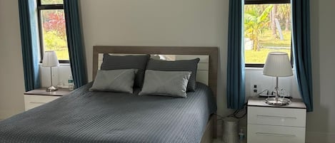 3 bedrooms, iron/ironing board, WiFi, bed sheets