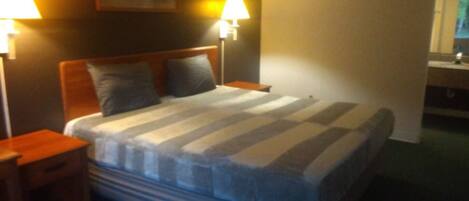 1 chambre, fer et planche à repasser, Wi-Fi, draps fournis