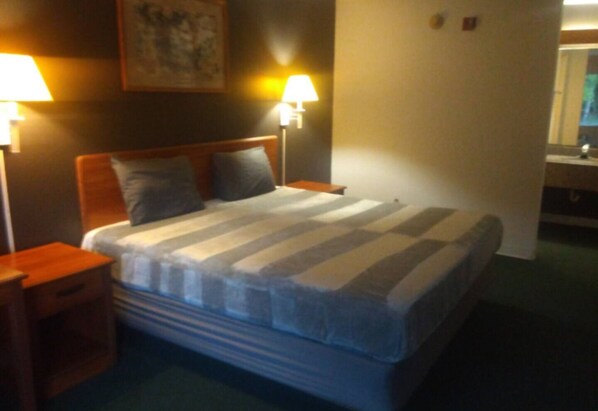 1 chambre, fer et planche à repasser, Wi-Fi, literie fournie