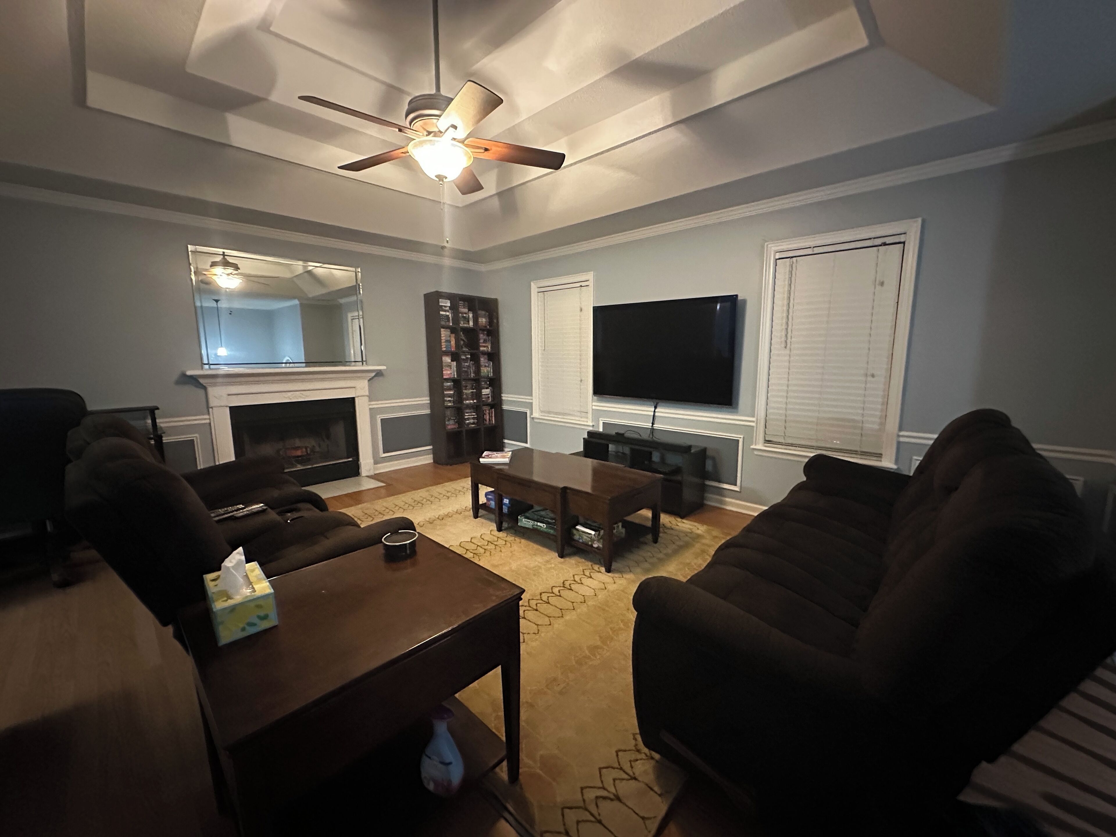 Smart-TV, Kamin, Videospiele, DVD-Player