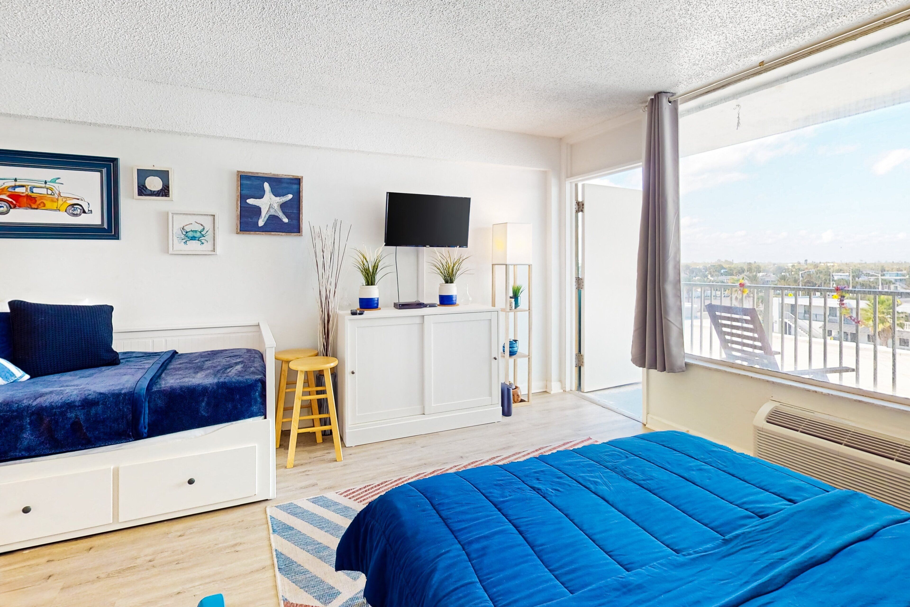 Studio Suite, Beberapa Tempat Tidur, balkon, pemandangan samudra (Daytona Beach Club 525-Delights) | 1 kamar tidur dan didekorasi berbeda-beda