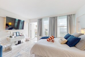 Studiosuite, 1 queensize-seng med sovesofa, balkong, havutsikt (Daytona Beach Club 313- Beach Bliss) | 1 soverom, individuelt dekorert og individuelt innredet