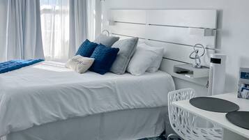 Studio Suite, 1 Queen Bed with Sofa bed, Ocean View (Daytona Beach Club 313- Beach Bliss)