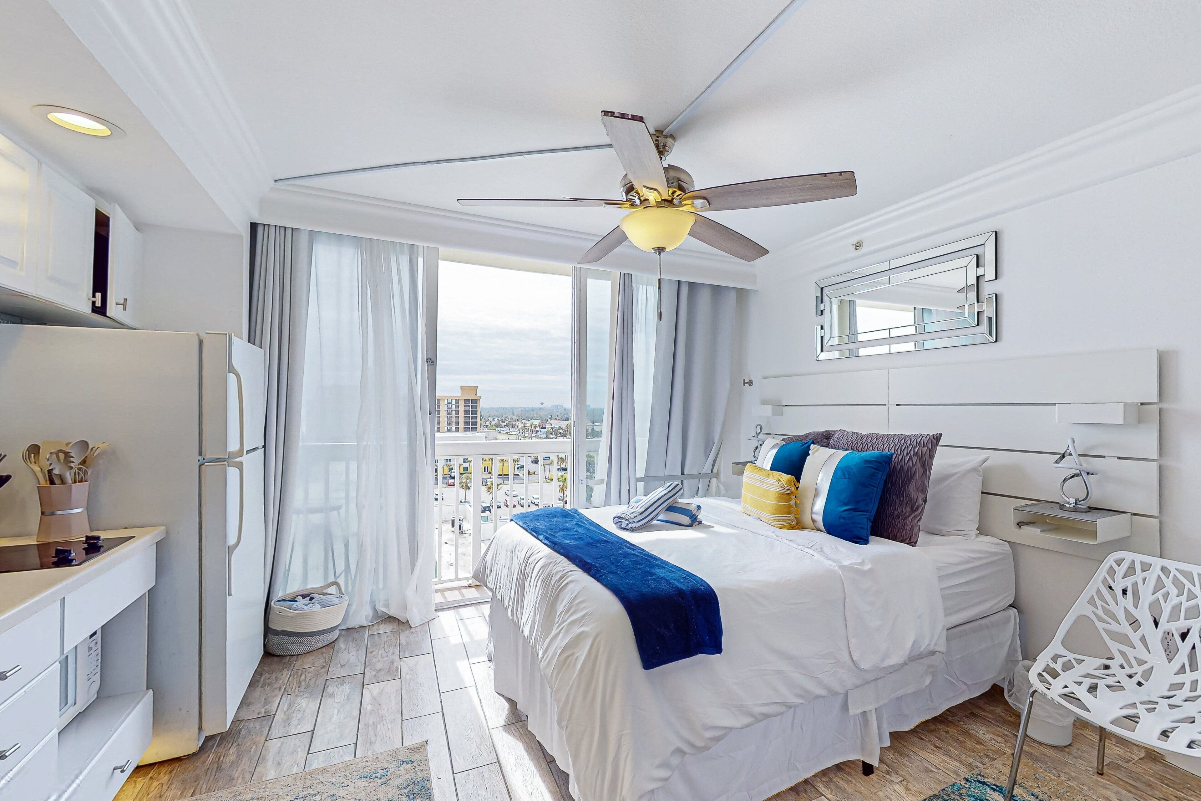 Studio Suite, 2 giường cỡ queen, bồn tắm nước nóng, quang cảnh biển (Daytona Beach Resort 809) | 1 phòng ngủ, trang trí khác biệt 