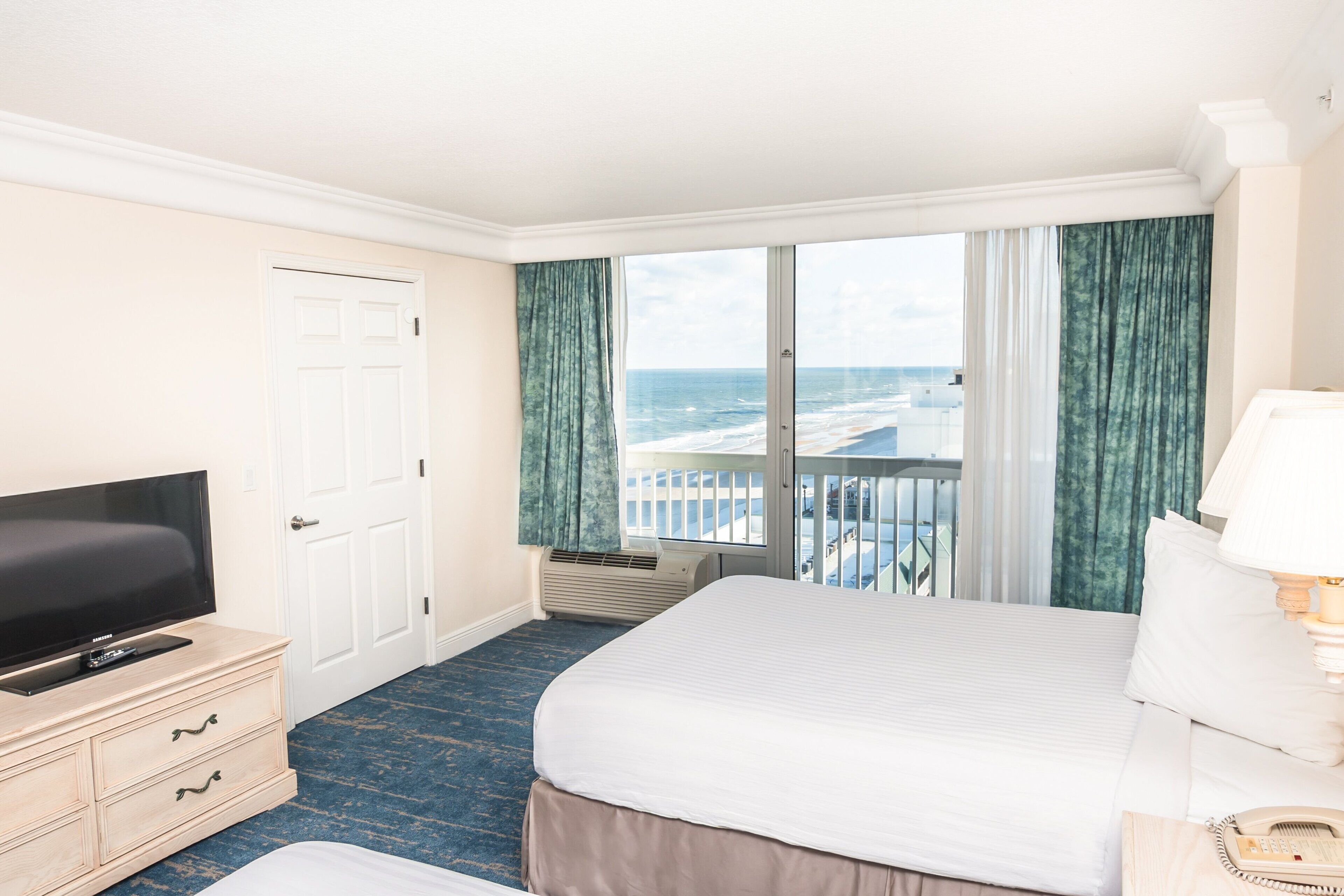 Studio Suite, 2 giường cỡ queen, có thể sử dụng hồ bơi, quang cảnh biển (Daytona Beach Resort 815) | 1 phòng ngủ, trang trí khác biệt 