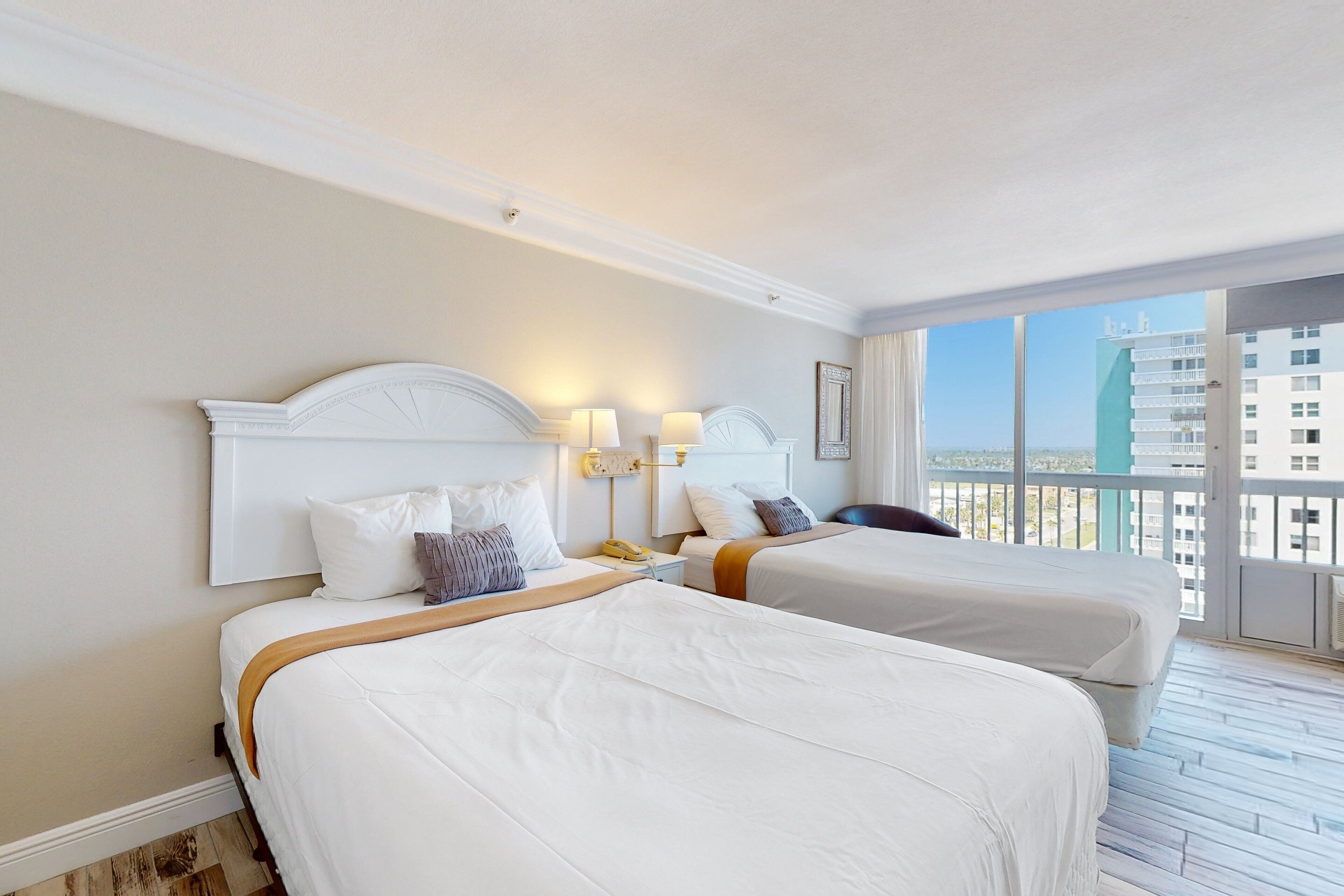 Condo, 2 giường cỡ queen, có thể sử dụng hồ bơi, quang cảnh biển (Daytona Beach Resort 1220) | 1 phòng ngủ, trang trí khác biệt 