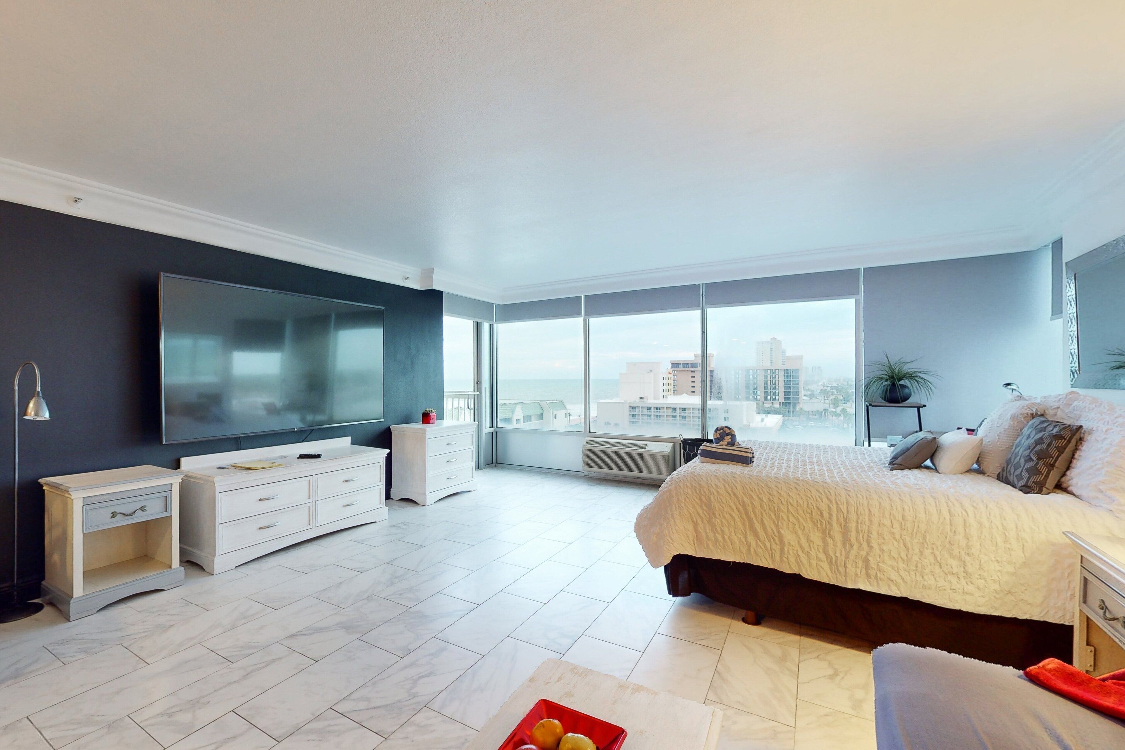 1 bedroom, individually decorated, individually furnished