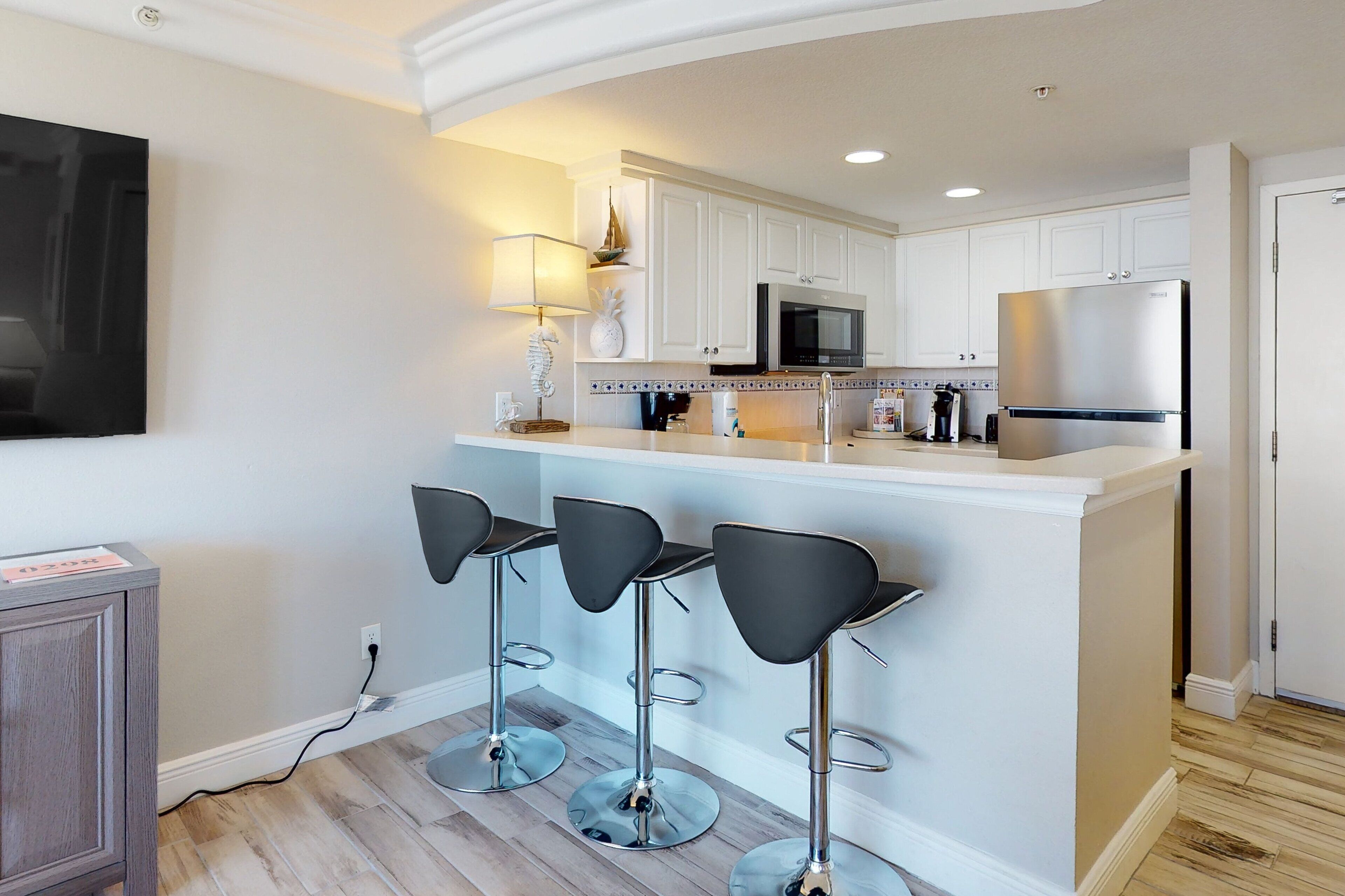 Condo, 2 Queen Beds, Pool Access, Ocean View (Daytona Beach Resort 1220) | Private kitchen