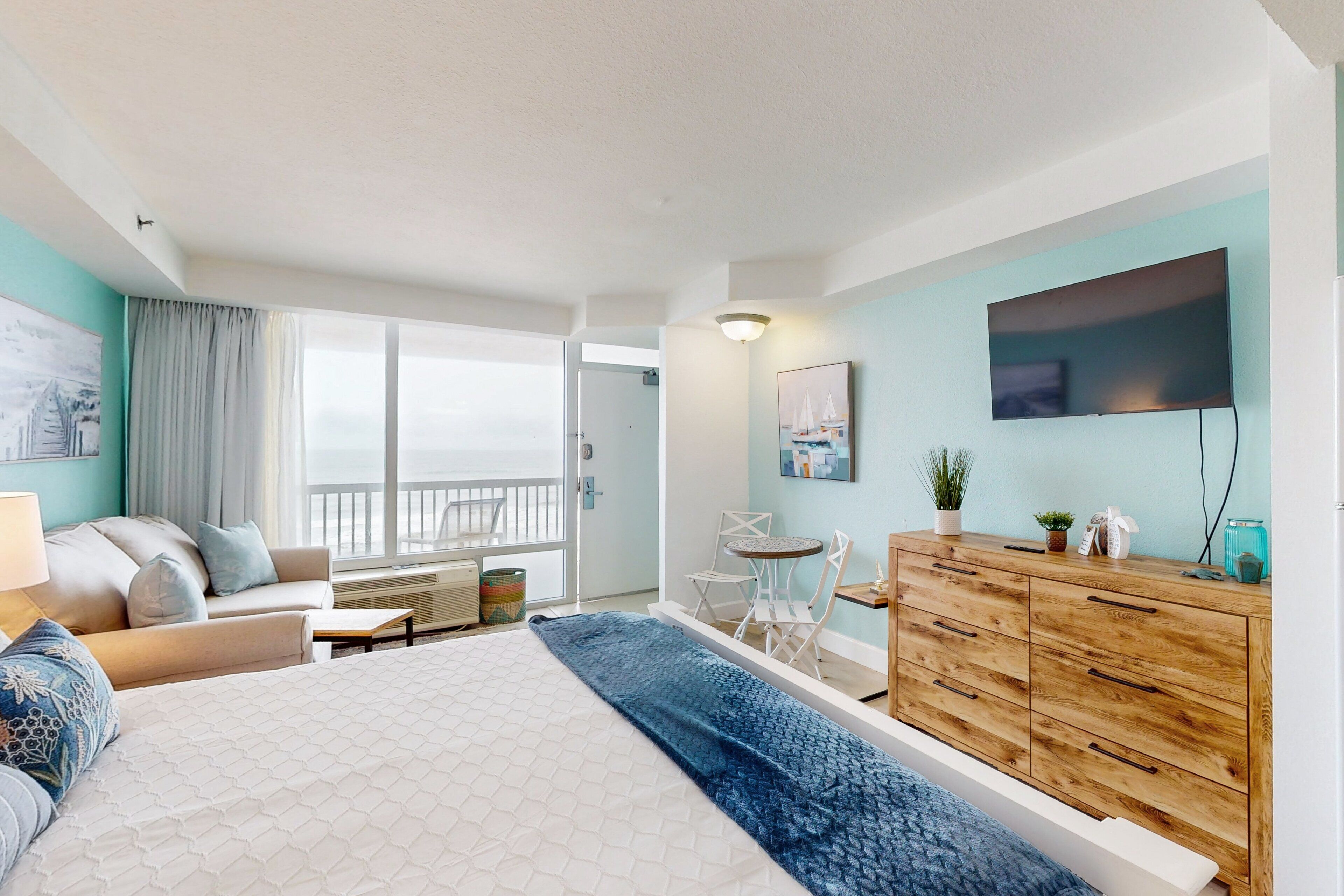 1 bedroom, individually decorated, individually furnished, bed sheets