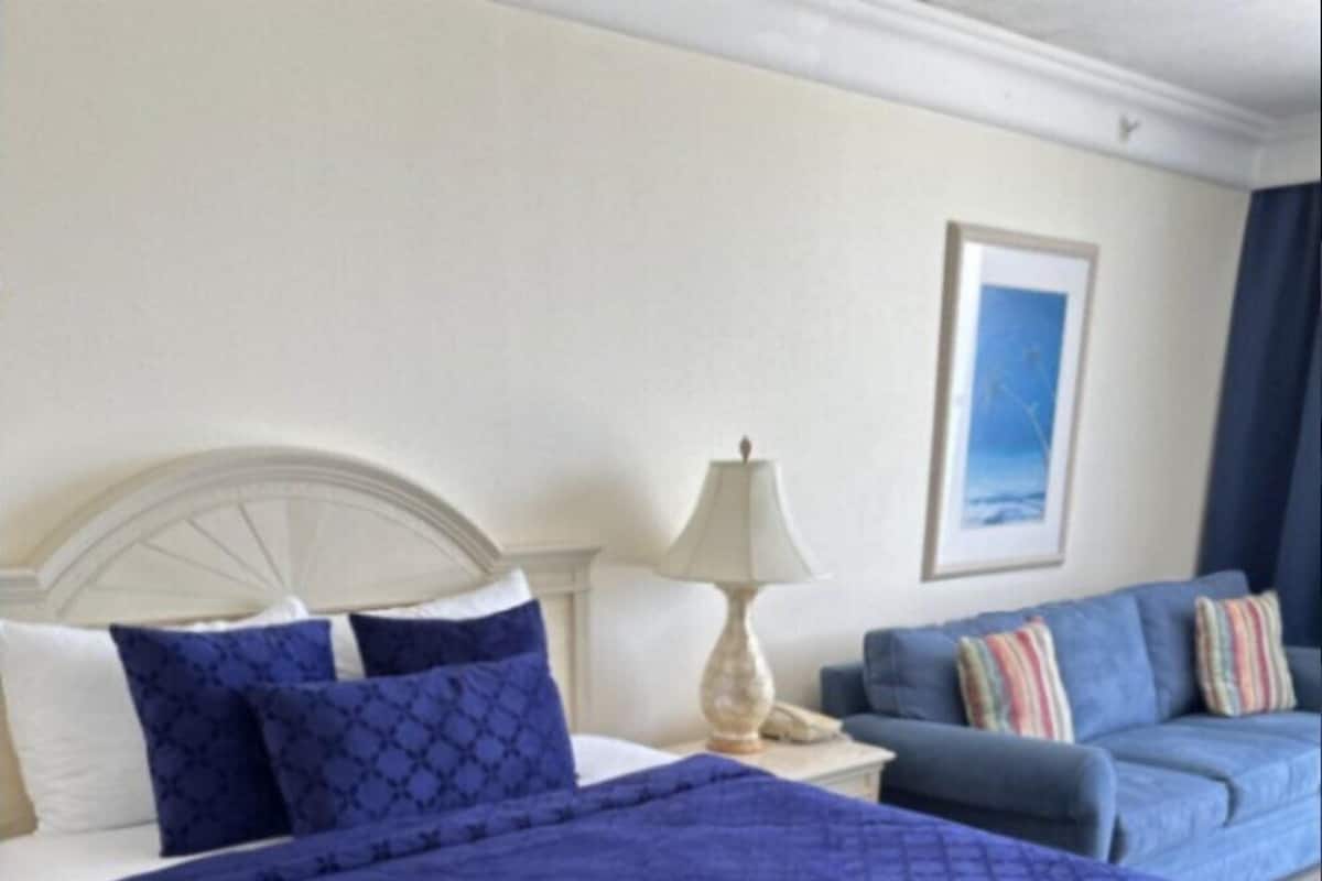 Stüdyo Süit, 1 Büyük (Queen) Boy Yatak ve Çekyat, Sıcak Su Küveti (Daytona Beach Resort 1114) | 1 yatak odası, ayrı ayrı dekore edilmiş, ayrı ayrı döşenmiş 