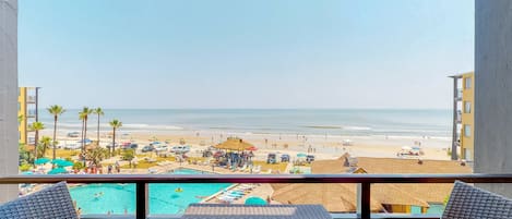 Studio, 1 King Bed, Balcony, Ocean View (Daytona Hawaiian Inn 422) | View from room
