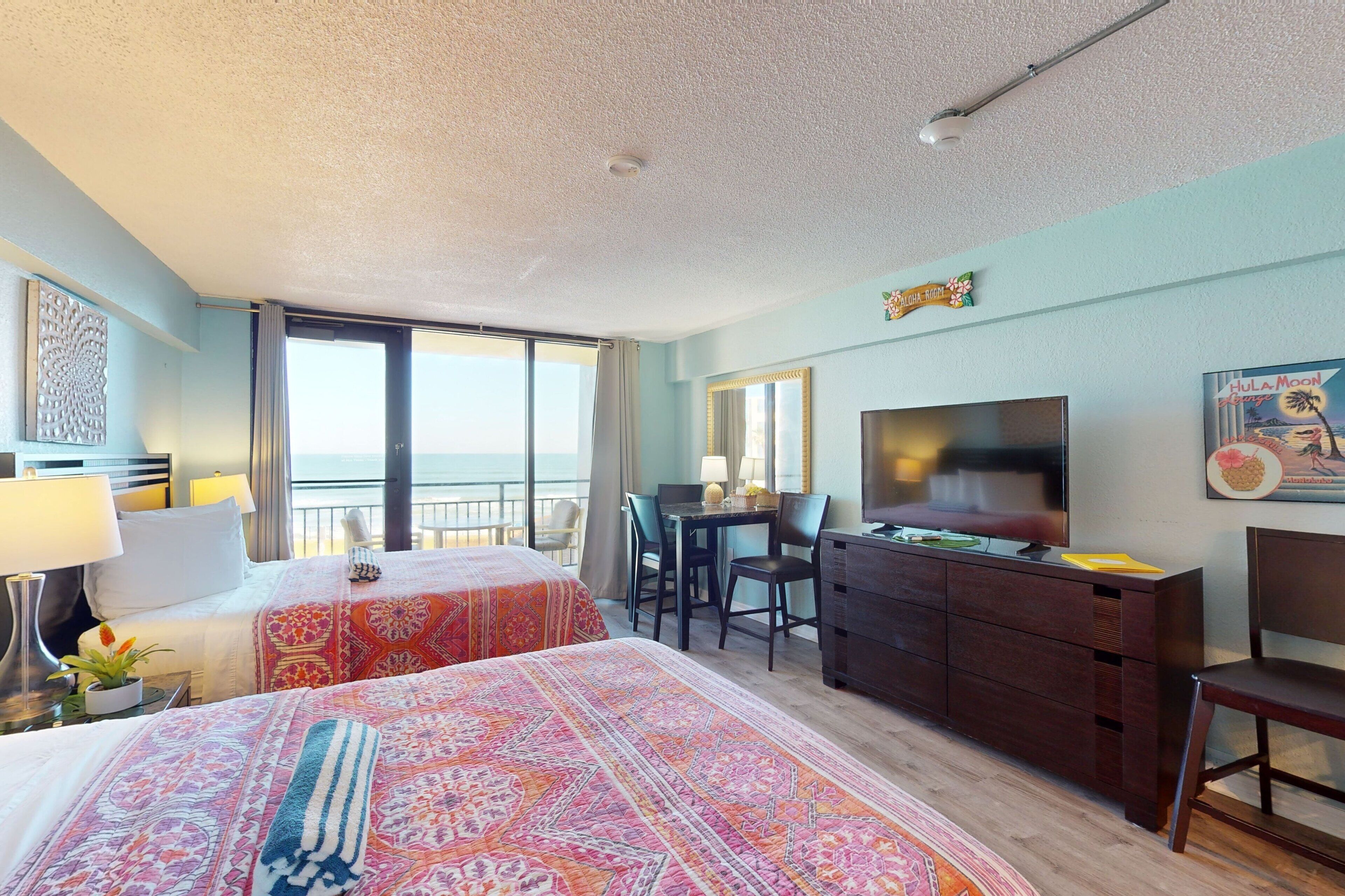 公寓客房, 2 張加大雙人床, 陽台, 海景 (Daytona Hawaiian Inn 322) | 1 間臥室、獨特裝潢、布置獨特、床單