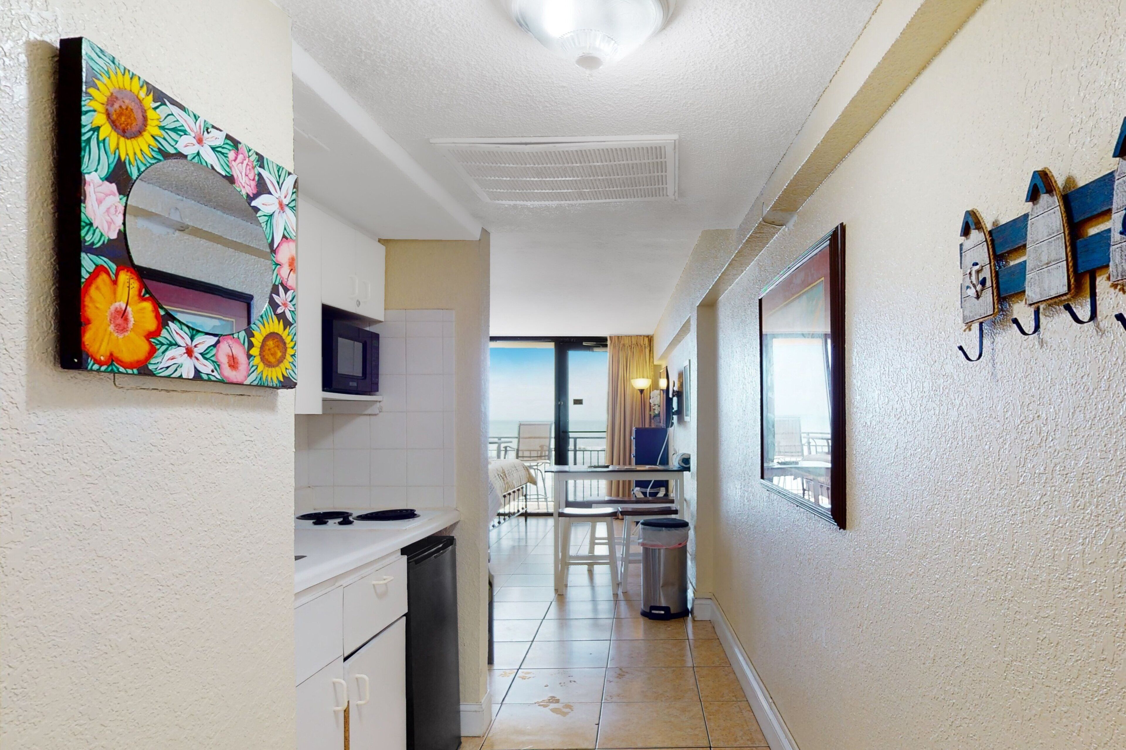 開放式客房, 1 張特大雙人床, 陽台, 海景 (Daytona Hawaiian Inn 422) | 私人廚房