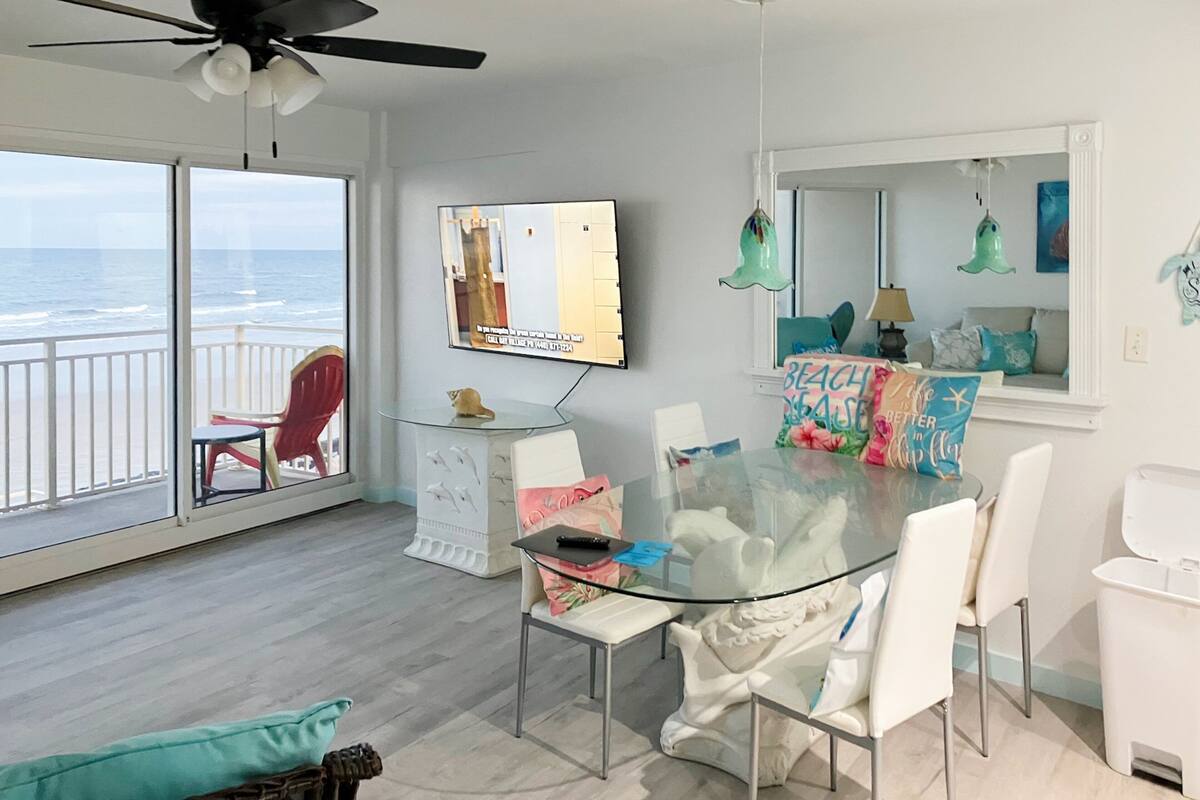 Lakás, több ágy, pezsgőfürdő, kilátással az óceánra (Daytona Inn Ocean Paradise 225) | 1 hálószoba, vasaló/vasalódeszka, egyedi dekoráció és egyedi berendezés