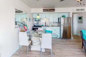 Condo, Multiple Beds, Hot Tub, Ocean View (Daytona Inn Ocean Paradise 225) | Private kitchen - Daytona Beach (Daytona Beach)