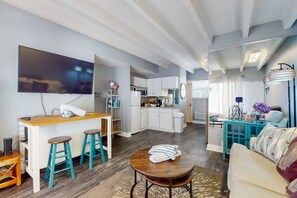 Condo, 1 Queen Bed, Pool Access, Ocean View (Jewels Club Ocean 124) | Living area - Daytona Ocean Jewels (Daytona Beach)