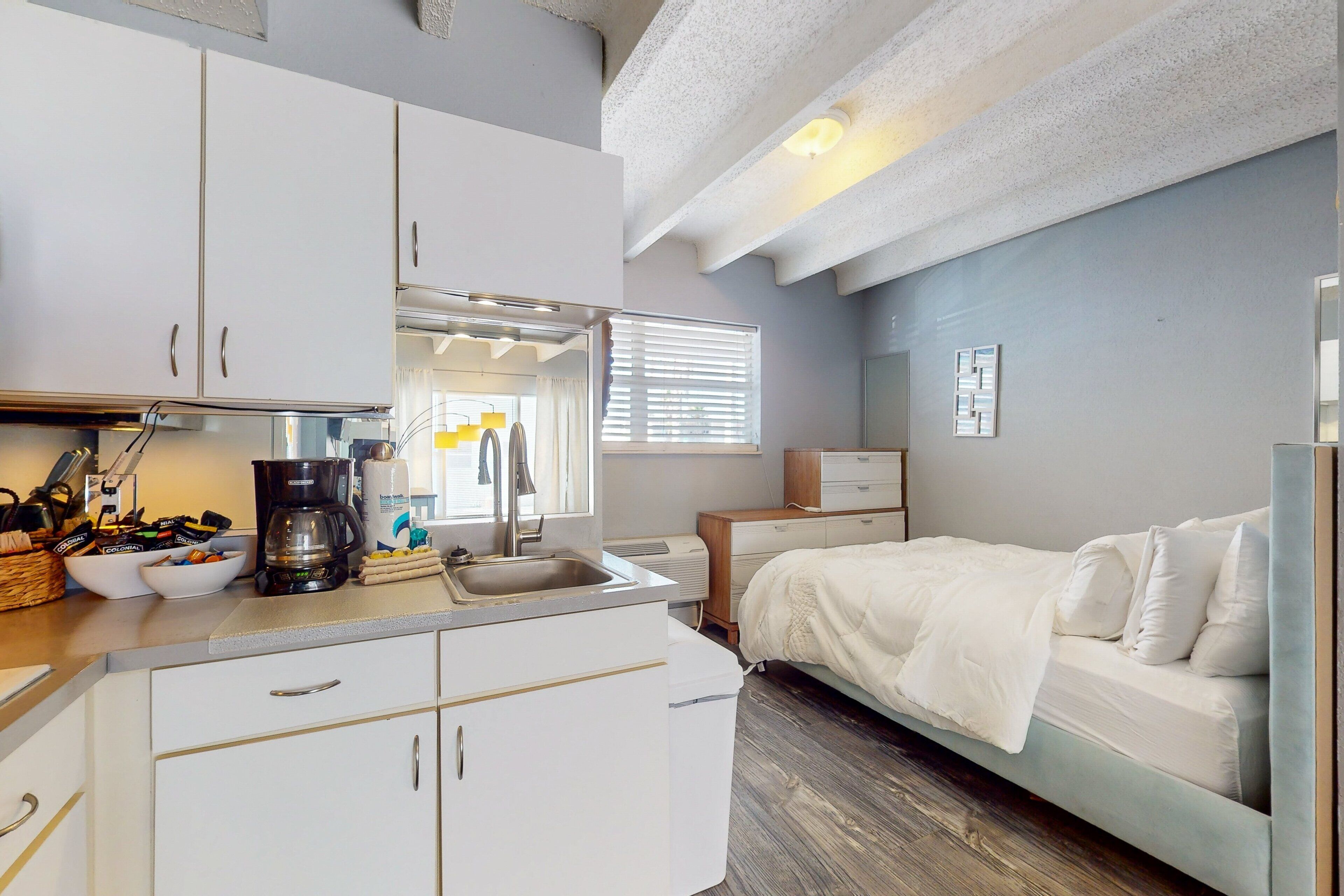 Condo, 1 Queen Bed, Pool Access, Ocean View (Jewels Club Ocean 124) | 1 bedroom, individually decorated, individually furnished, bed sheets