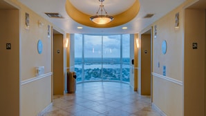 Appart'hôtel, plusieurs lits, vue océan (Daytona Ocean Walk 2023A and 2023B) | Intérieur