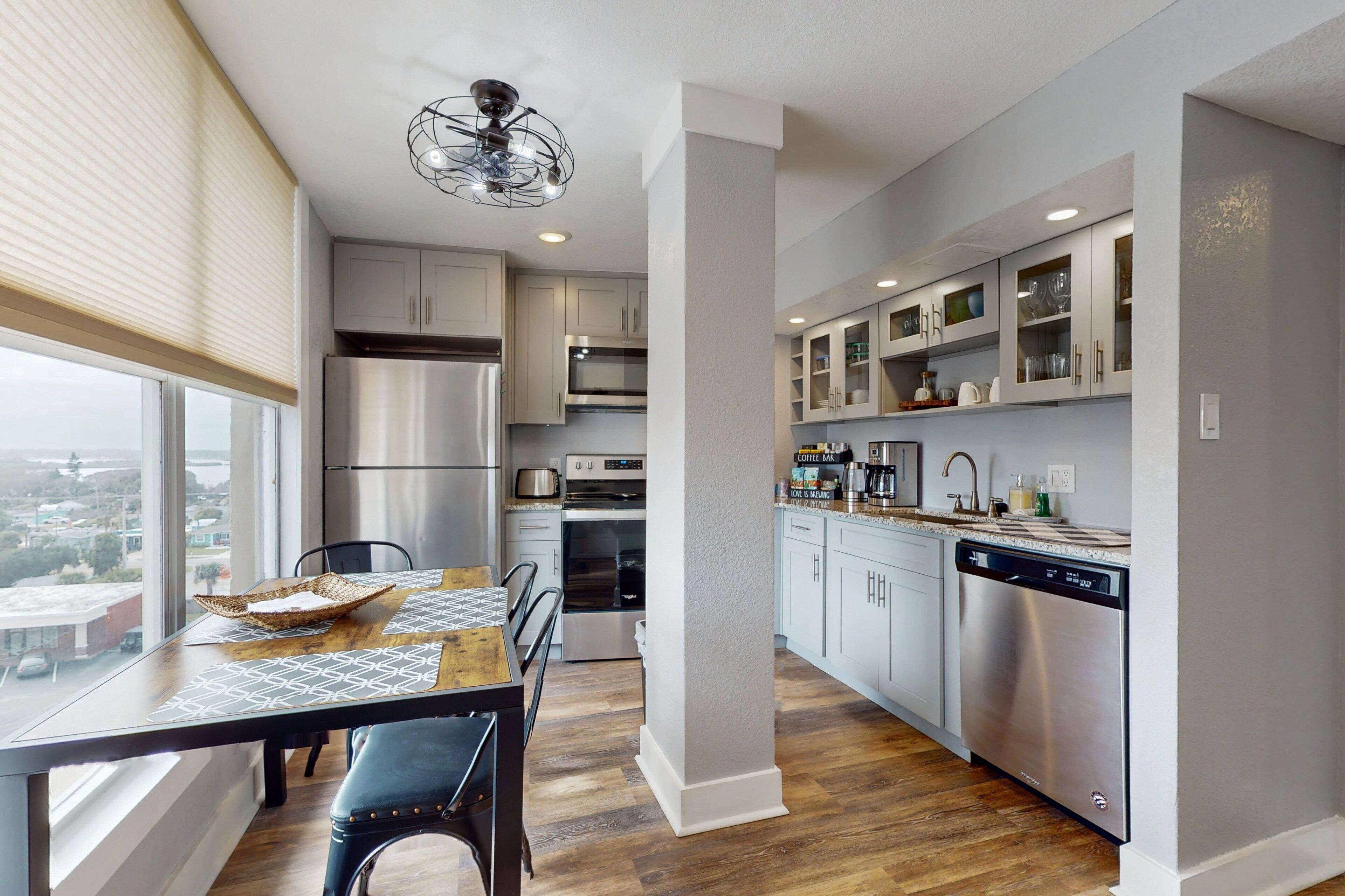 Condo, 1 Queen Bed with Sofa bed, Balcony, Ocean View (Daytona Pirates Cove 701- Tide Shift) | Private kitchen