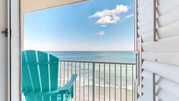 Studio Suite, 1 Queen Bed with Sofa bed, Balcony, Ocean View (Daytona Pirates Cove 618-Sunshine) | Beach/ocean view