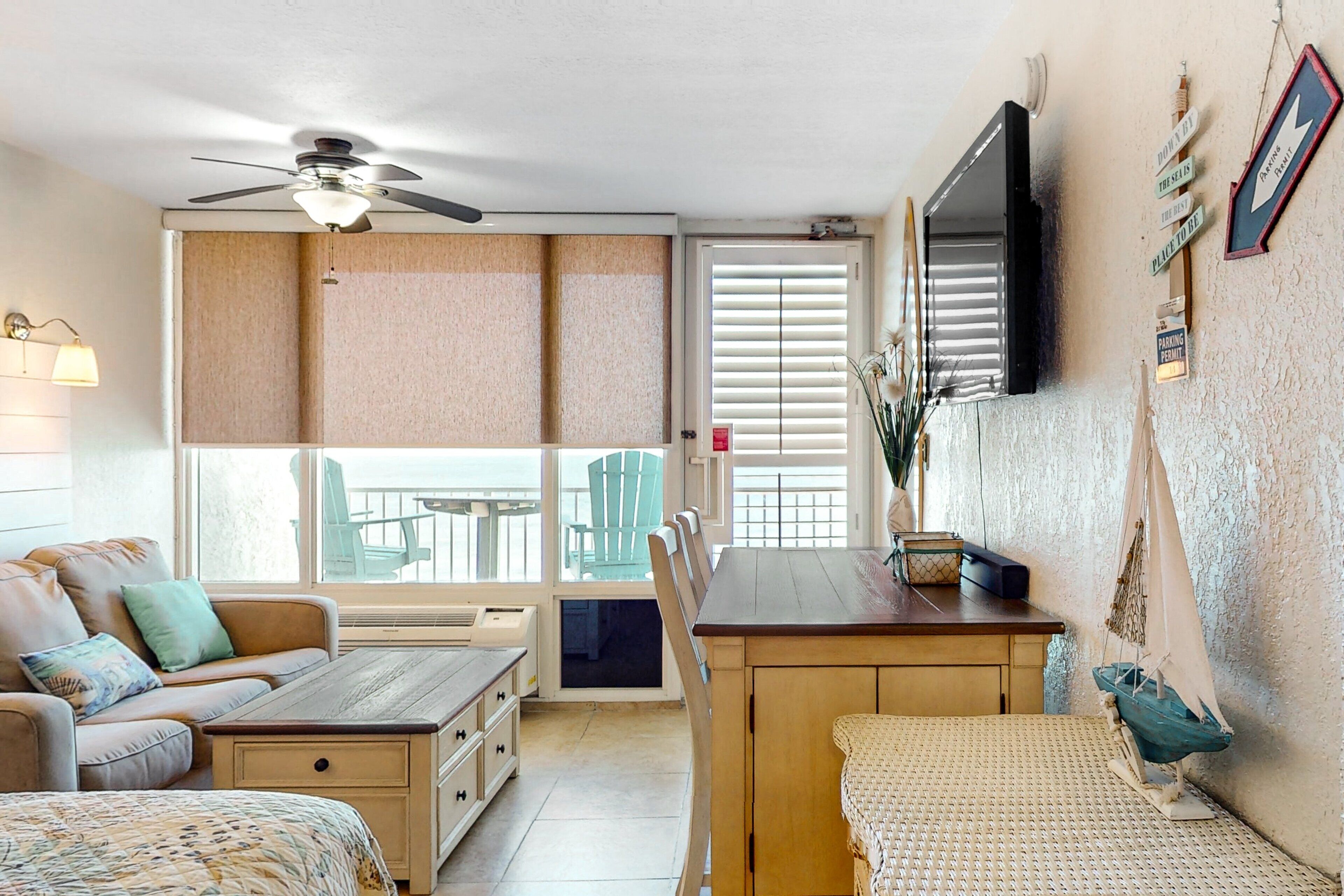 Studio Suite, 1 Queen Bed with Sofa bed, Balcony, Ocean View (Daytona Pirates Cove 618-Sunshine) | Interior