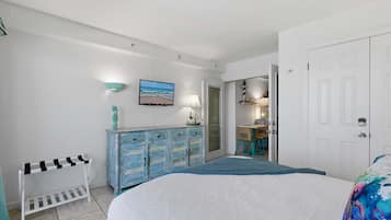 Condo, várias camas, banheira de imersão, vista para o oceano (Daytona Harbour Beach Resort 511) | 1 quarto, individualmente decorados, individualmente mobiliados
