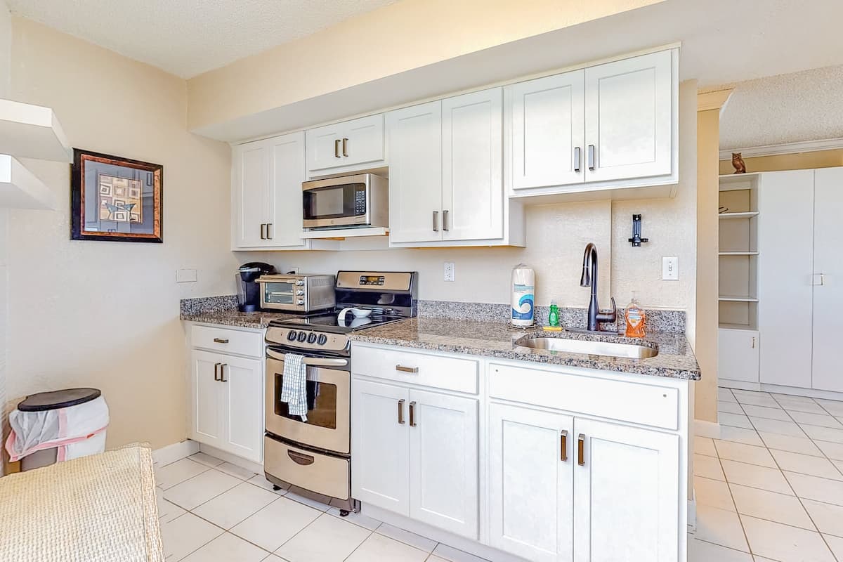 Condo, Multiple Beds, Pool Access, Ocean View (Rays Cove Harbour Beach 701) | Private kitchen